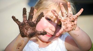 how to pull worms back in a child